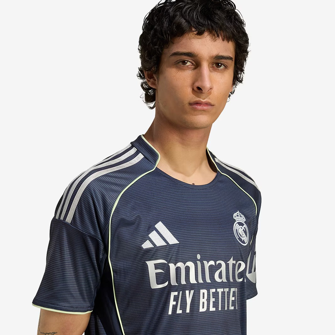 Maillot adidas Real Madrid 2025/26 II Fan