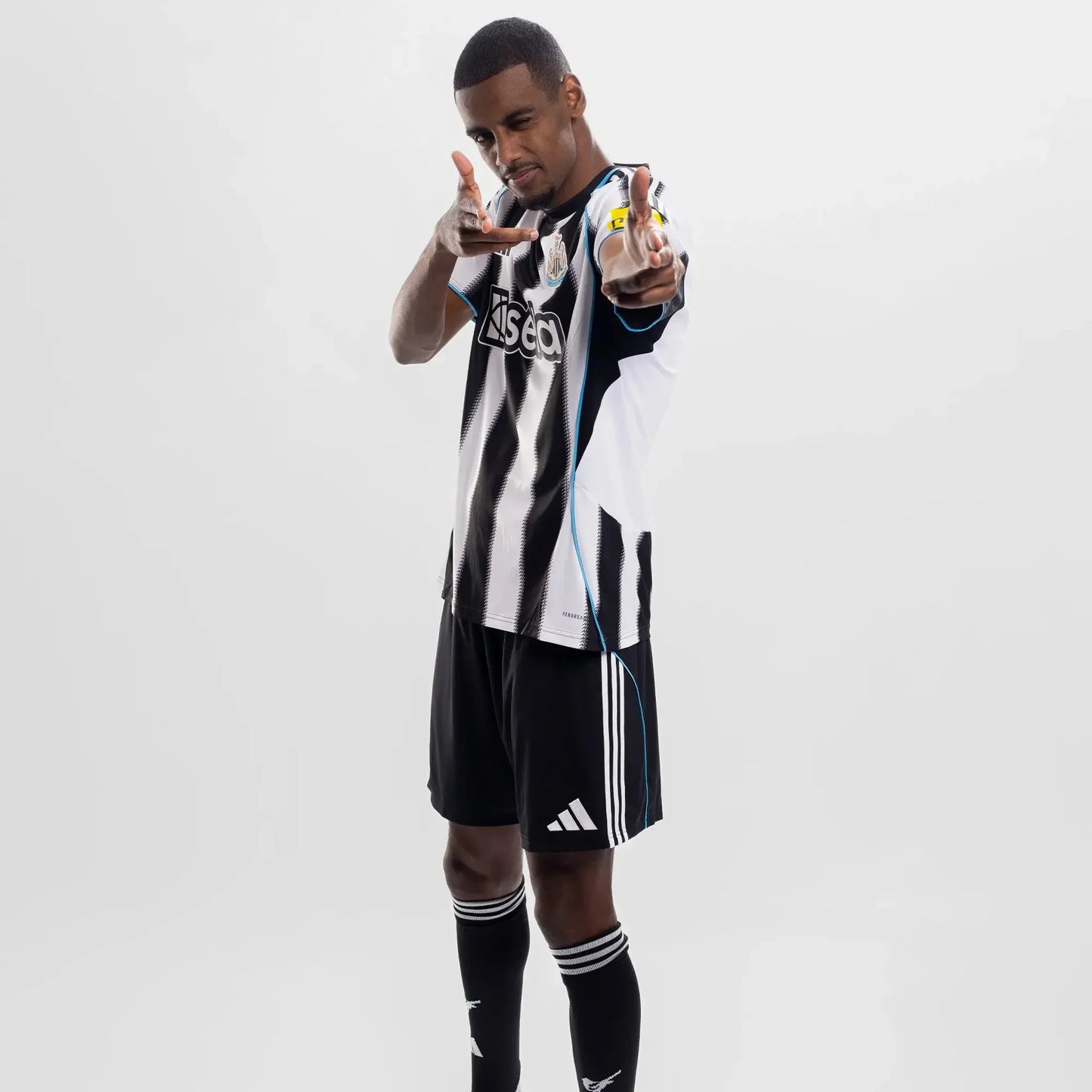 Maillot adidas Newcastle 2025/26 I Fan