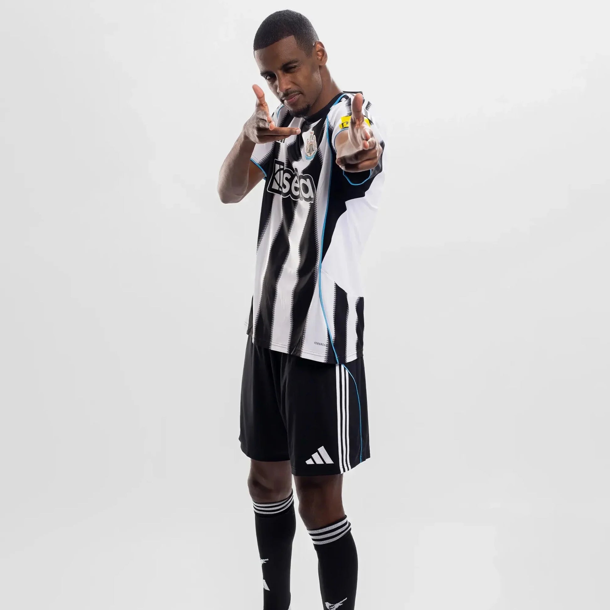 Maillot adidas Newcastle 2025/26 I Fan