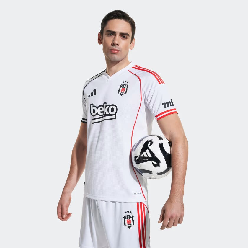 Maillot adidas Beşiktaş JK 2025/26 I